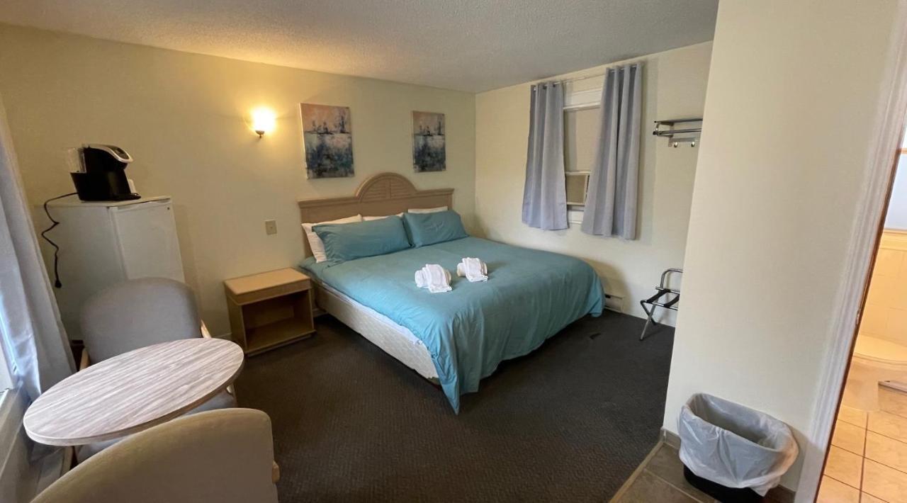 Club By Beach1 Motel Wasaga Beach